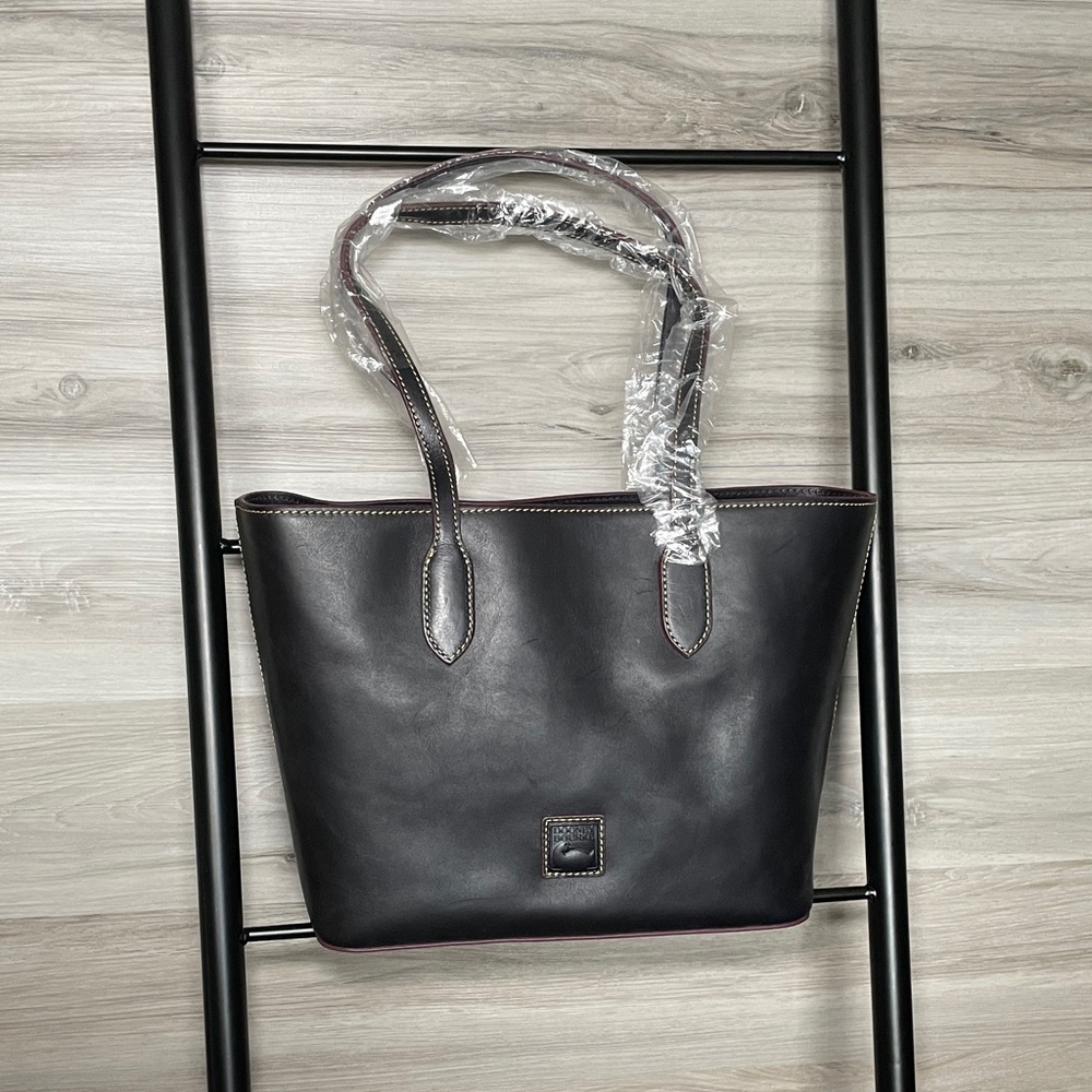 NWT- Dooney & Bourke Florentine Leather Tote, Navy